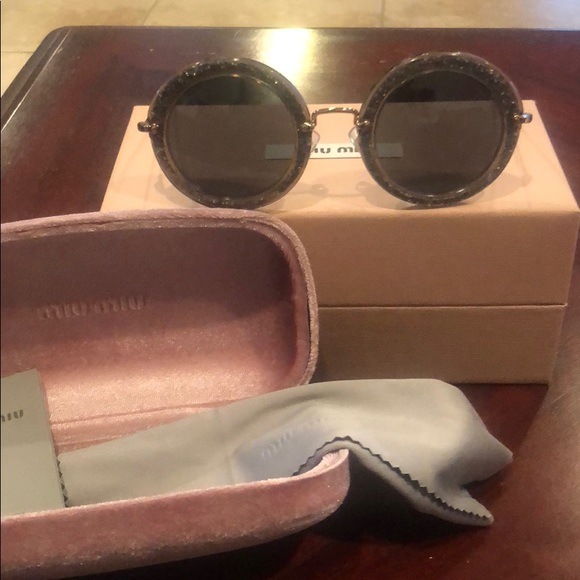 Miu Miu sunglasses - Picture 2 of 4